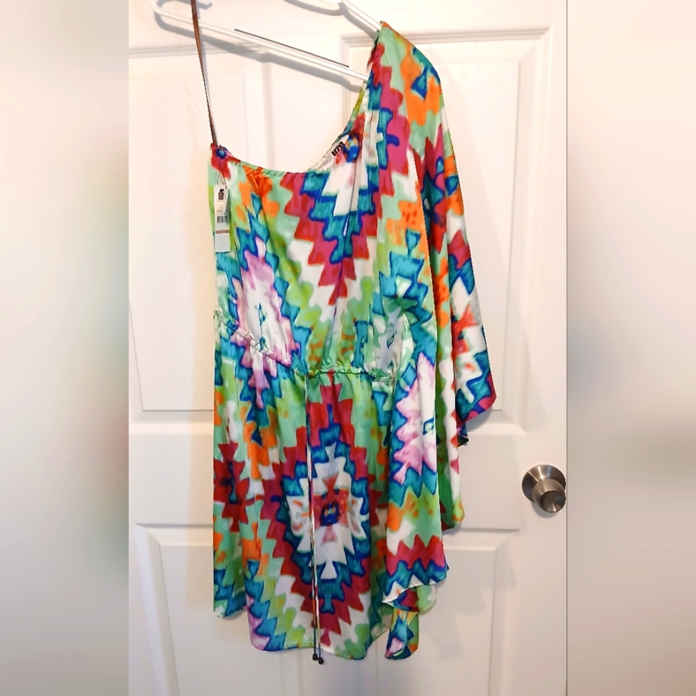 NWT Laundry One Shoulder Asymetrical Butterfy Sleeve Dress